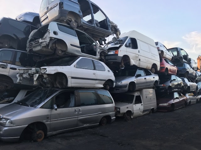 Aperçu des activités de la casse automobile LE NETTOYEUR située à PIGNANS (83790)